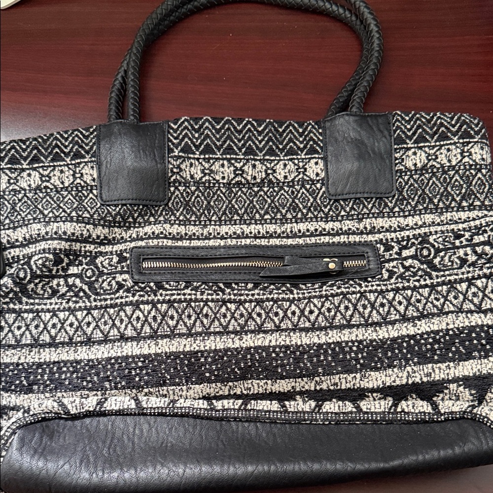 Jessica Simpson Black and Cream Patterned Tote